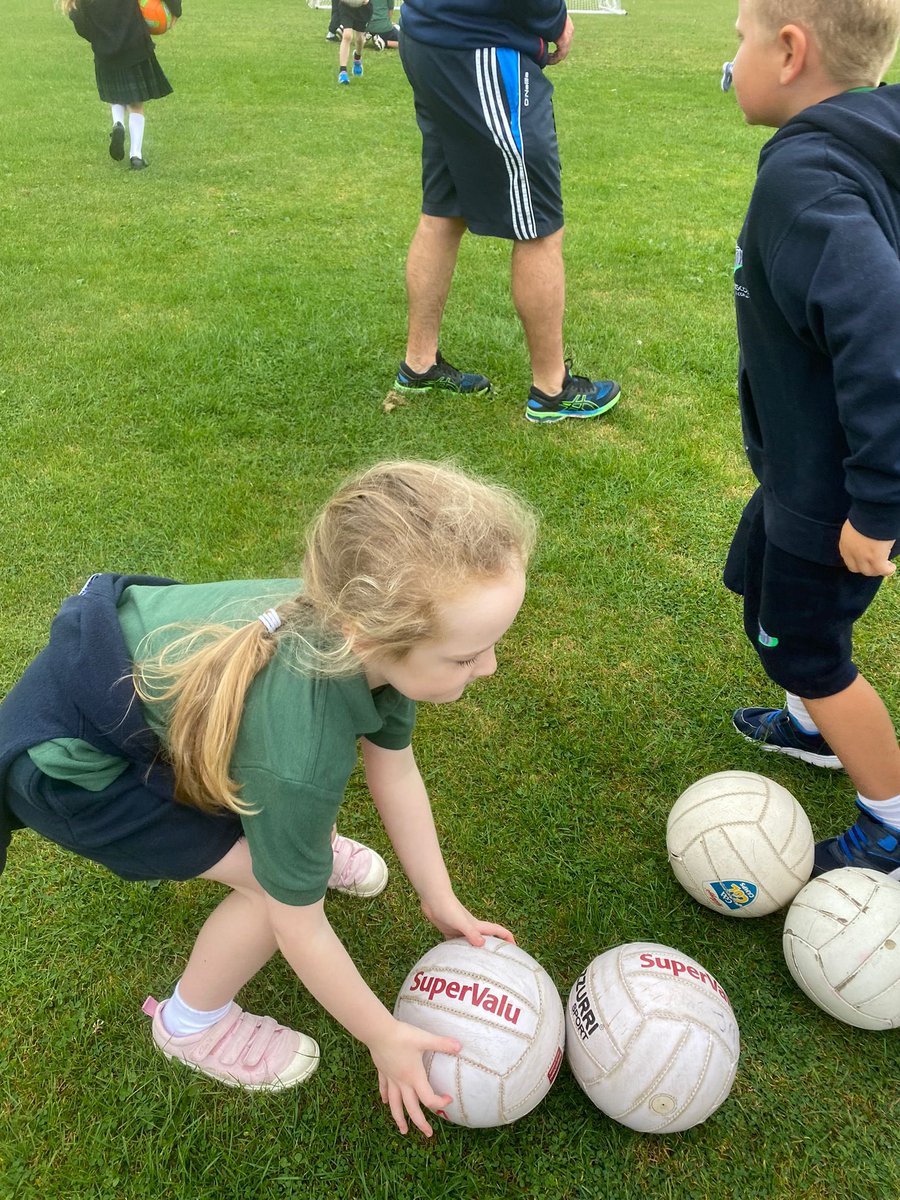 Gaelscoil na Dúglaise tweet media