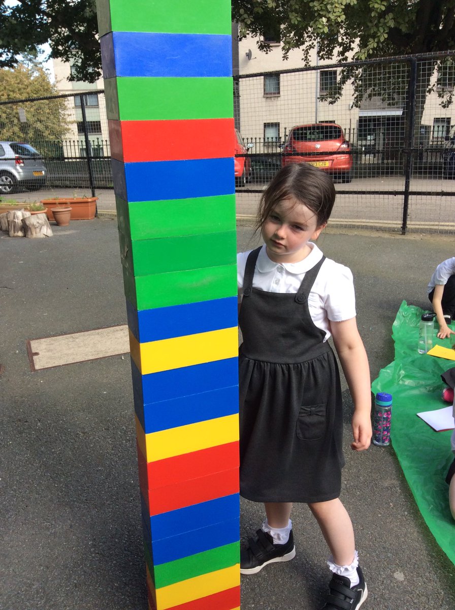 Room3woodside's tweet photo. Our first P3 Expedition to find out about Wonderful Woodside #wonderfulwoodside Rm8 @Room3woodside @woodside_school https://t.co/A1zgwJHpfC