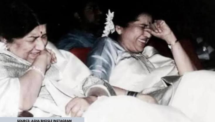 Namaskar. Aaj meri choti behen Asha Bhosle ka janamdin hai. Main usko bahut badhaai aur aashirwad deti hun. Asha ek kamaal ki gaayika hai,versatile singer hai. Wo deerghayu ho,Ishwar usko aur uske pariwaar ko hamesha aur sukhi rakhe yehi meri manokaamana.