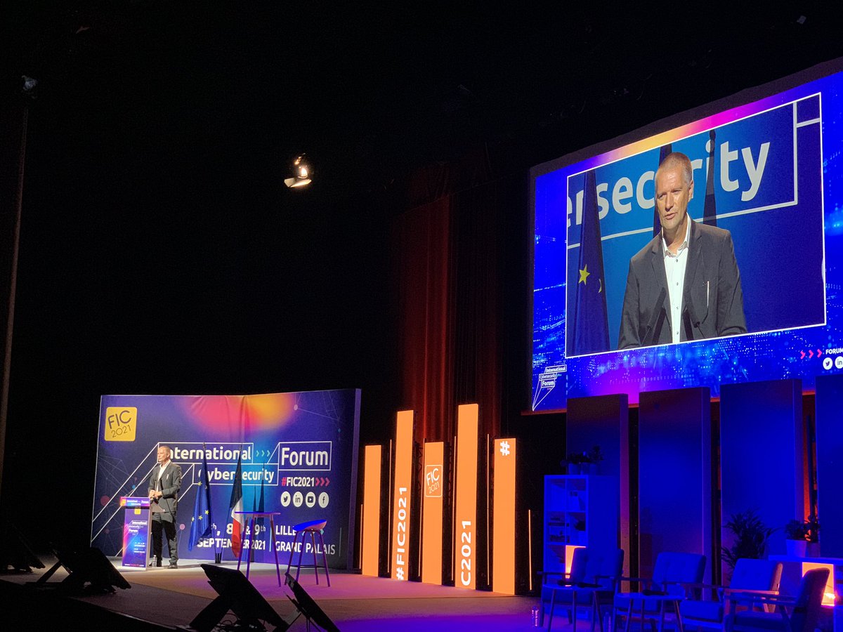 Guillaume Poupard, <a href="/ANSSI_FR/">ANSSI</a> est satisfait de la façon dont la France a traité les #data santé en 2021. Autre source de satisfaction : les 136 millions à investir dans la cybersécurité au sein du Plan de Relance. Enfin, le cyber campus, l’exception française #FIC2021