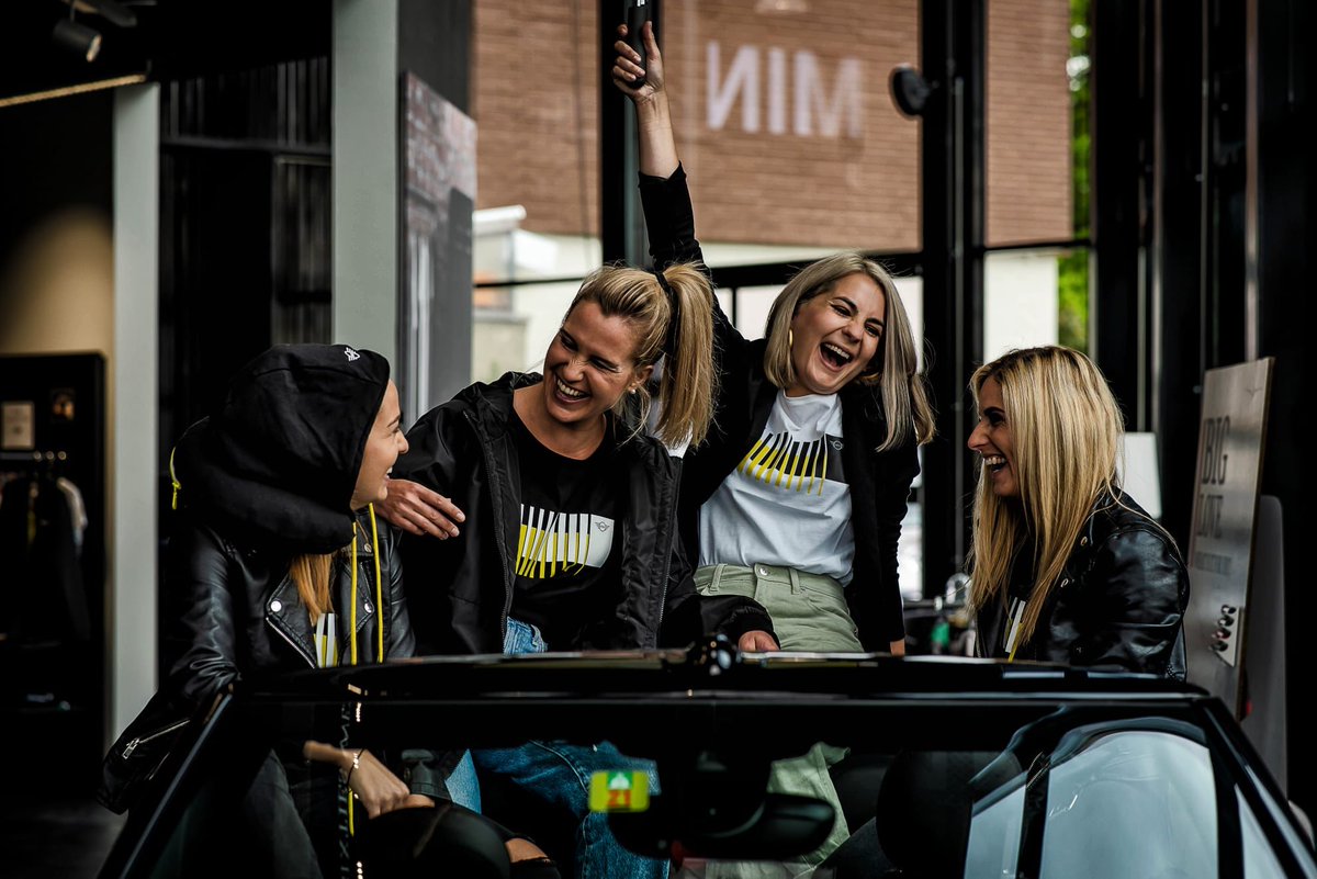 minicenterbern's tweet photo. „Man kann ruhig ein bisschen verrückt sein. Es muss aber Stil haben.“ go for it! MINI LIFESTYLE COLLECTION!
#MINI #MINILove #ThatsMINI #biglove #chargedwithpassion #minifamily #carsofinstagram #carshow #carlovers https://t.co/t9C9OMQblj