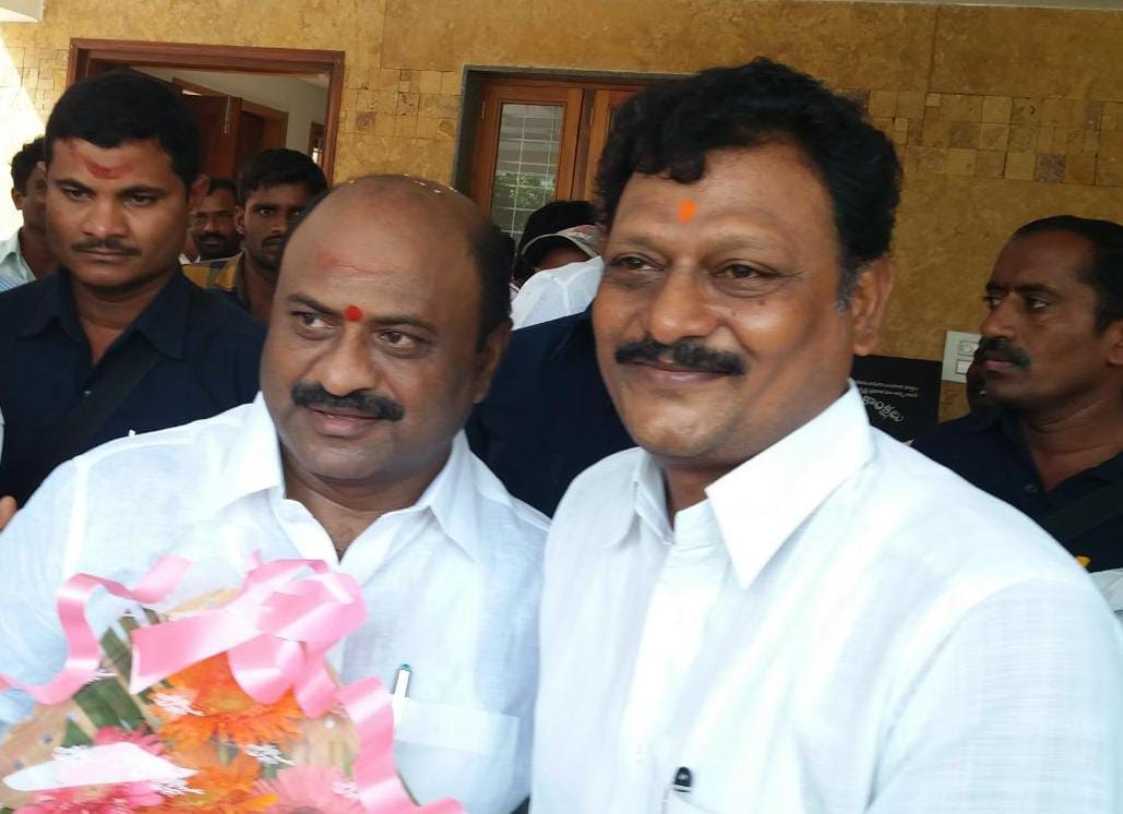 ప్రియమైన MLA <a href="/DharmareddyTRS/">Challa Dharmareddy</a> గారికి హృదయ పూర్వక జన్మదిన శుభాకాంక్షలు 💐💐🙏🙏🤝🤝