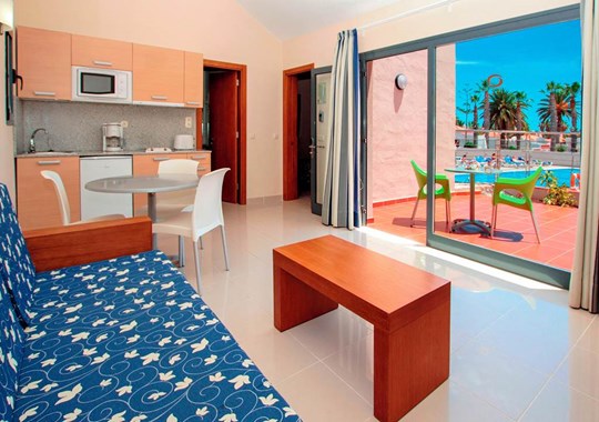 BrunleaTravel's tweet photo. 🇪🇸Fuerteventura this October🇪🇸

📆3rd October 2021
🏨Caybeach Caleta, 7 nights Self Catering
✈️Flights from Manchester
🚌Coach Transfers and Hold Luggage included

£269 pp

To book...
☎️Call us on 01282 831212
💻Email info@brunleatravel.com 
👣Visit us in the office

#jet2hols https://t.co/Eti1GUqIA5