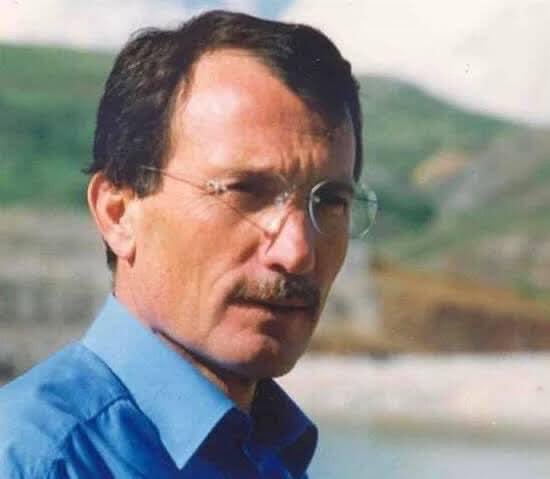 Mütevazı kişiliği, samimiyeti, çalışkanlığı ve hayırlı hizmetleriyle milletimizin gönlünde derin iz bırakan kıymetli devlet adamı Merhum Valimiz Recep Yazıcıoğlu'nu vefatının 18. yıl dönümünde rahmetle anıyorum.