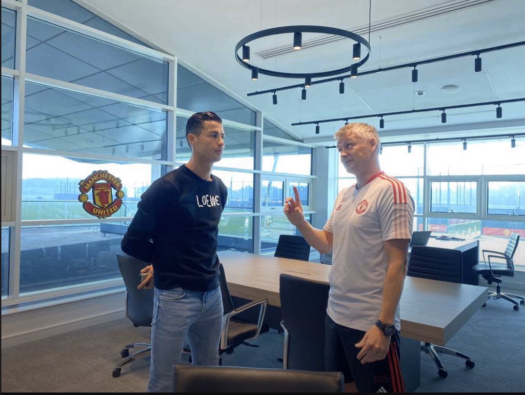 akaebube's tweet photo. "We're enjoying Arteta's stay, don't score the one that will now make them sack him, I'm warning you" https://t.co/YUXe1iZQwS