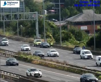 HighwaysSWEST's tweet photo. #M5 southbound J15 #AlmondsburyInterchange to J16 #AztecWest we are on scene with a broken down vehicle  

There is a lane closure in place at this time. ❌ Traffic Officers are on scene with @ASPolice.

Please approach with caution. Updates to follow. https://t.co/zdJptH30Eb