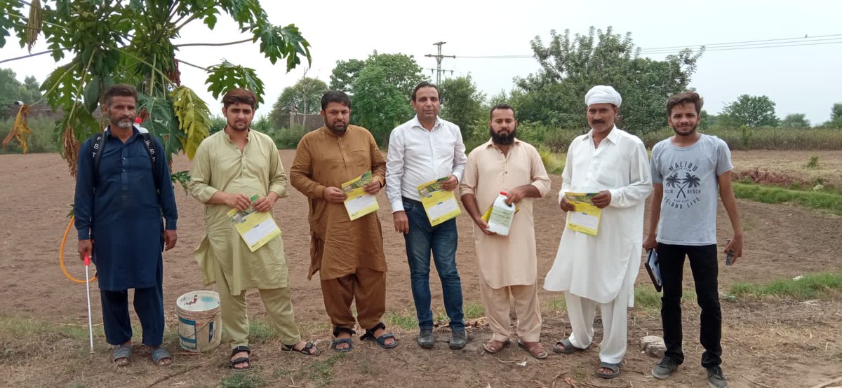 BiodynePakistan's tweet photo. Biodyne Team Visited Jehlum to Use ENVIRONOC-401 on Maize. We interacted with Farmer's there and they Told us about the Latest Challenges of Agriculture in Pakistan: Rise in Fertilizer Price, Low Yielding crops, Poor seed Quality etc.
#Biodyne #Biodyne_Pakistan #Environoc401 https://t.co/dNRO1Qfeuz