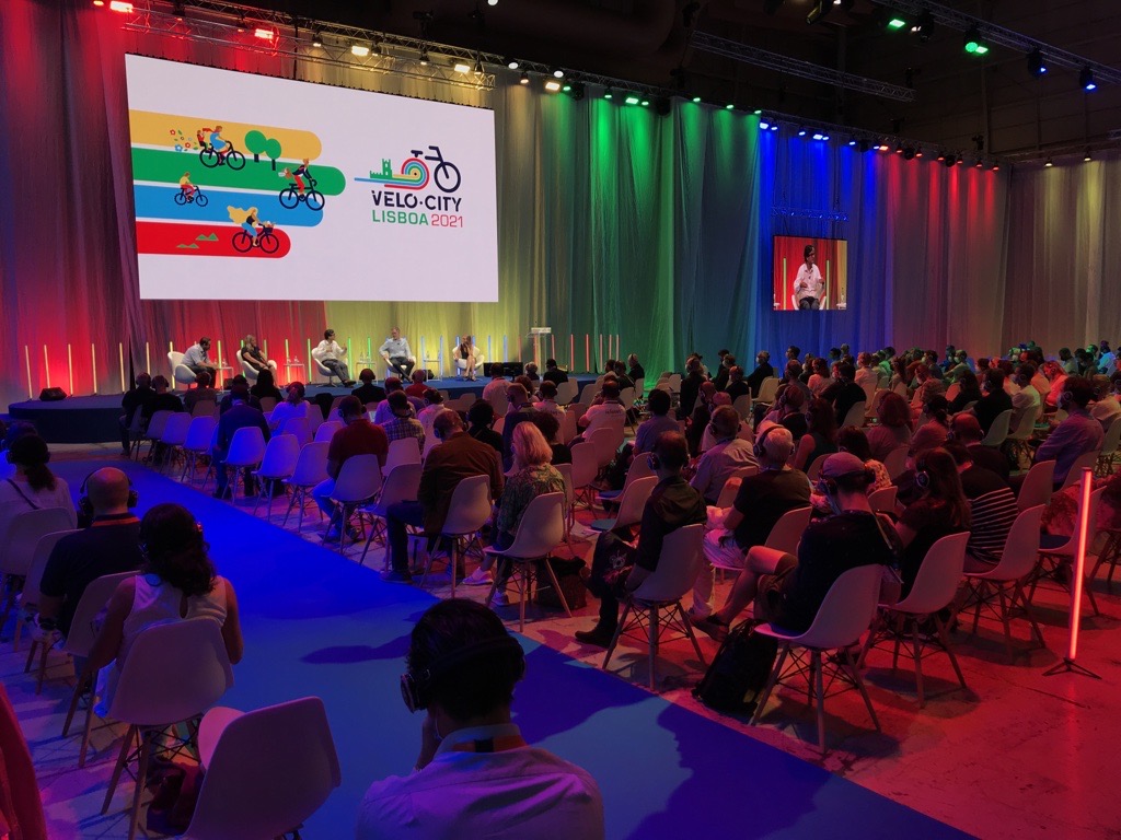 EuCyclistsFed's tweet photo. "Cities need to be less infrastructure managers and more mobility managers. But for that, we need to be connected" – @mifgas on how different cities must be connected, working together &amp; coherently towards collective sustainable mobility goals #VC21 https://t.co/0B4VDvakz9