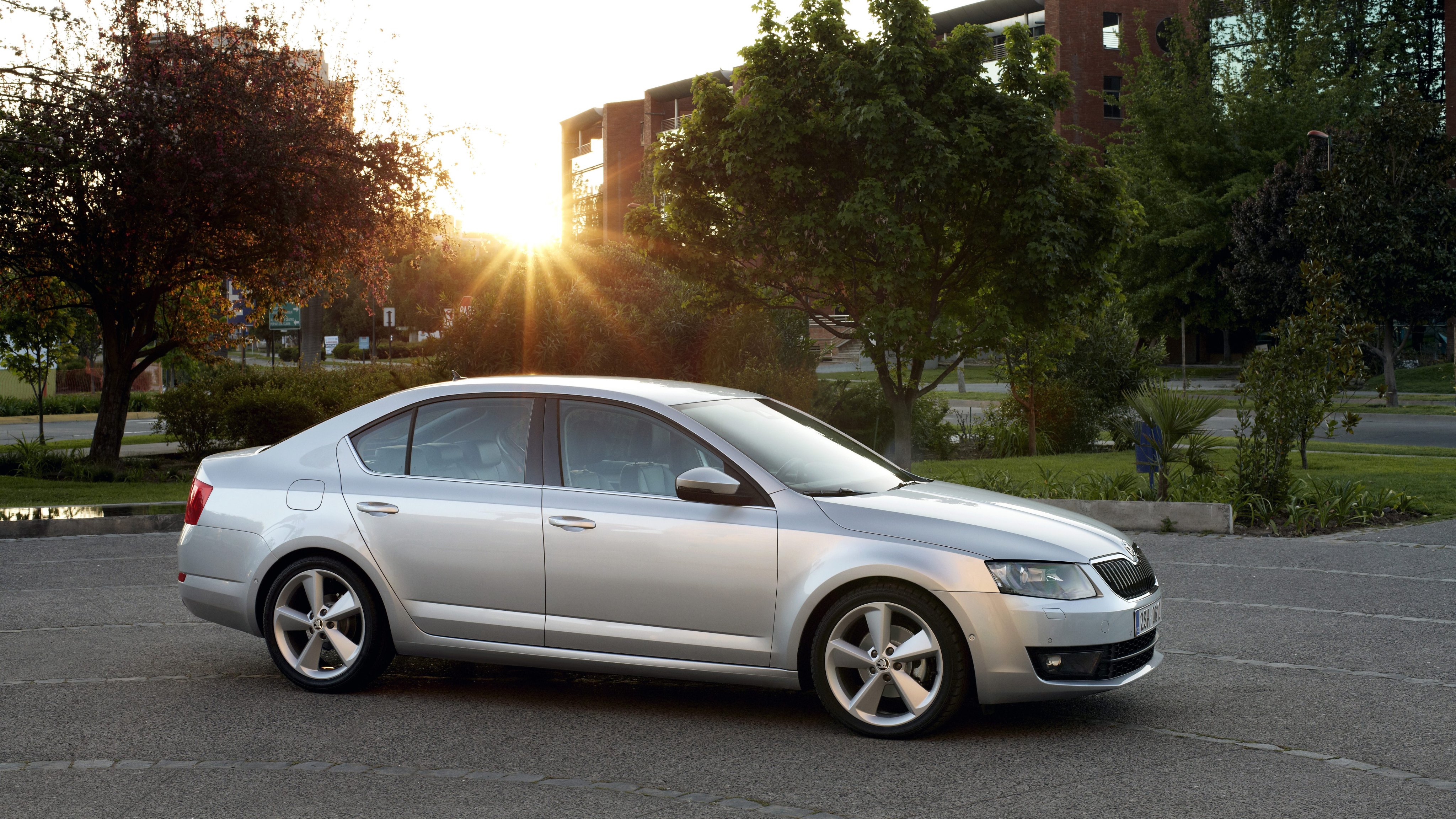Synes godt om lille galdeblæren Škoda Auto News on Twitter: "The 3rd-generation #SkodaOctavia (2012 to  2020) consumed up to 17% less fuel than the previous generation thanks to  new engines. After the 2016 facelift, the equipment line-up