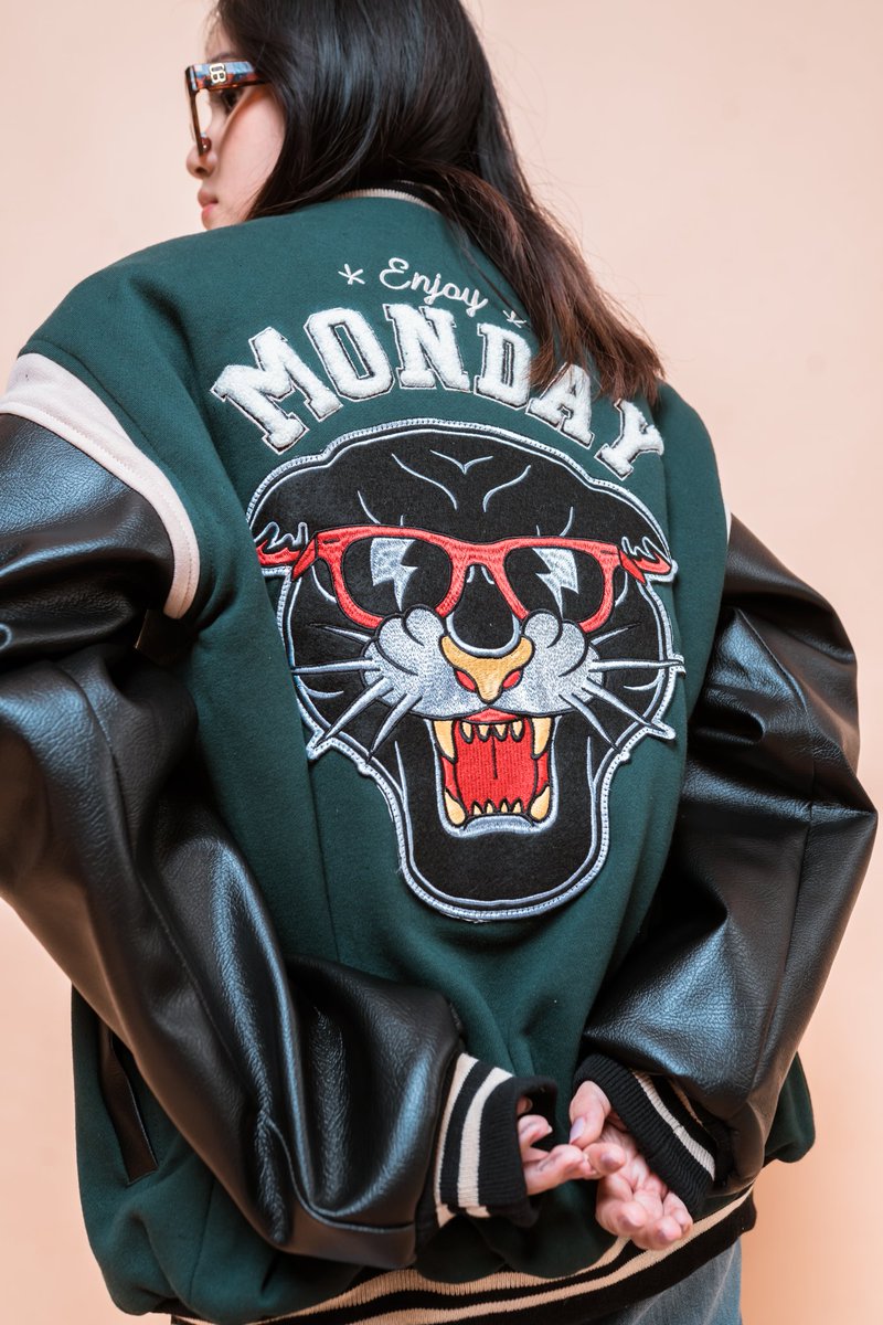 "PRADA" VARSITY JACKET
IDR.500K
_

Material:

- Cotton fleece
- Synthetic Leather
- Dacron Furing
- Towel Embroidery

More Info &amp; Order :
SMS/WA: 08222000.2315
LINE : Enjoymonday15
_

Shopee.co.id/enjoymonday
Tokopedia.com/enjoymonday
_

FREE STICKER PACKS
