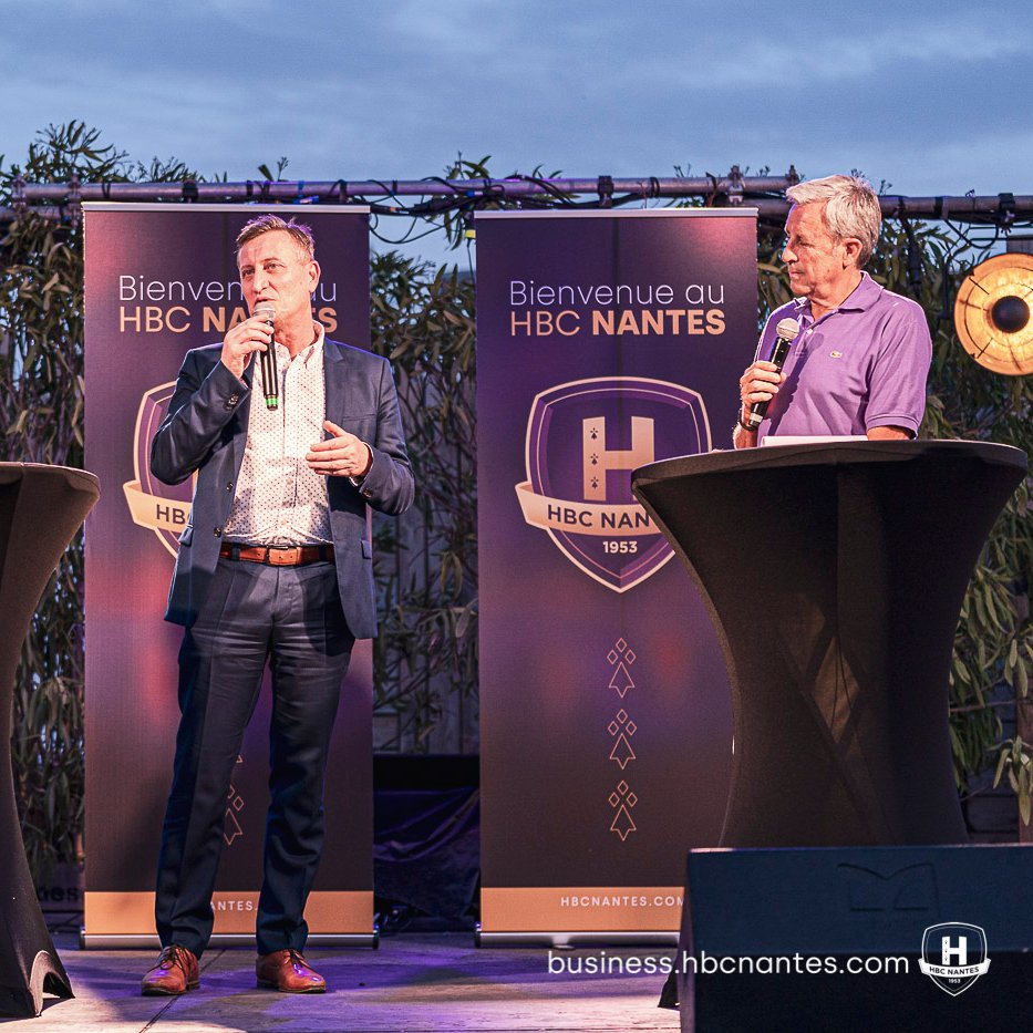 👔 L'occasion pour Gaël Pelletier d'évoquer les objectifs cette saison, mais surtout de rappeler l'importance des partenaires accompagnant le club.

"Votre soutien nous a été indispensable. Il est désormais l'heure de se retrouver, à travers la convivialité qui nous caractérise."