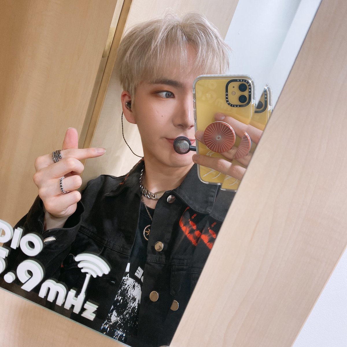 OmegaX_members's tweet image. [#OX]

쇼챔피언도 완료!!!!! 
하루하루가 행복하다 포애기들 덕분에👍☺

#OMEGA_X #오메가엑스 #KEVIN