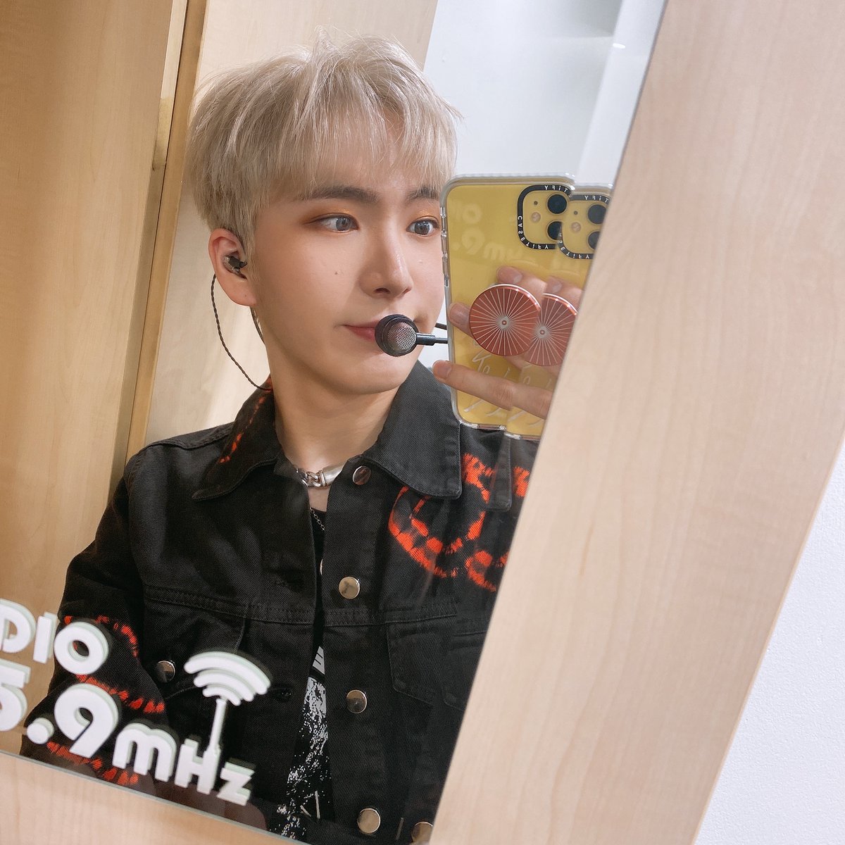 OmegaX_members's tweet image. [#OX]

쇼챔피언도 완료!!!!! 
하루하루가 행복하다 포애기들 덕분에👍☺

#OMEGA_X #오메가엑스 #KEVIN