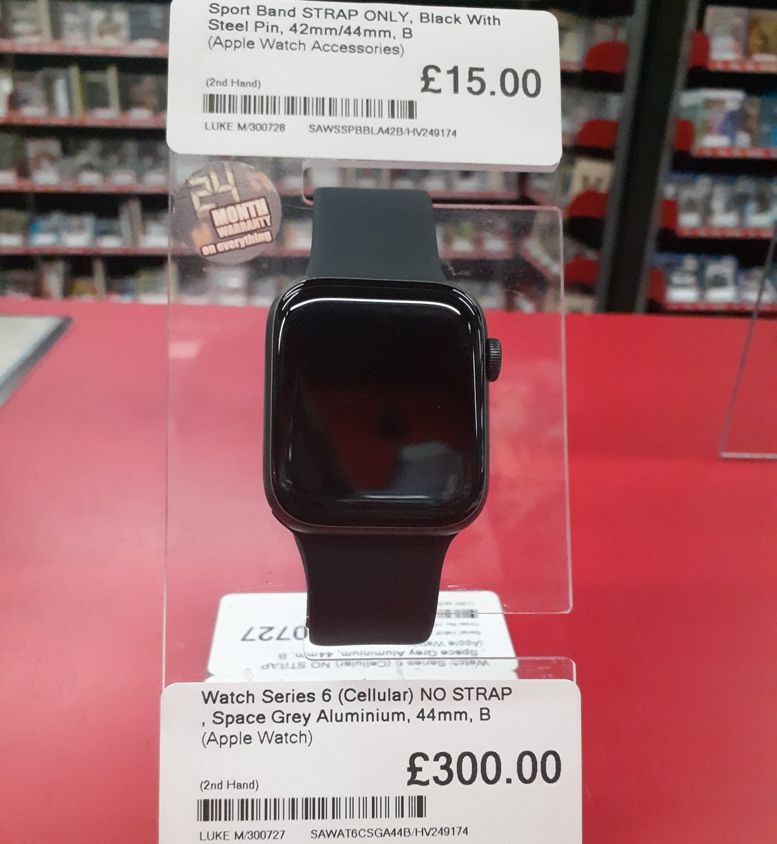 Looking to get fit? An Apple Watch a day keeps the doctor away! Check out this series 6 we have in stock right now!!

#cex #cexhinckley #twoyearwarranty #webuy #wesell #tradeandsave #shoplocal #castlestreet #technology #gaming #clickandcollect #apple #applewatch #keepfit #fitness