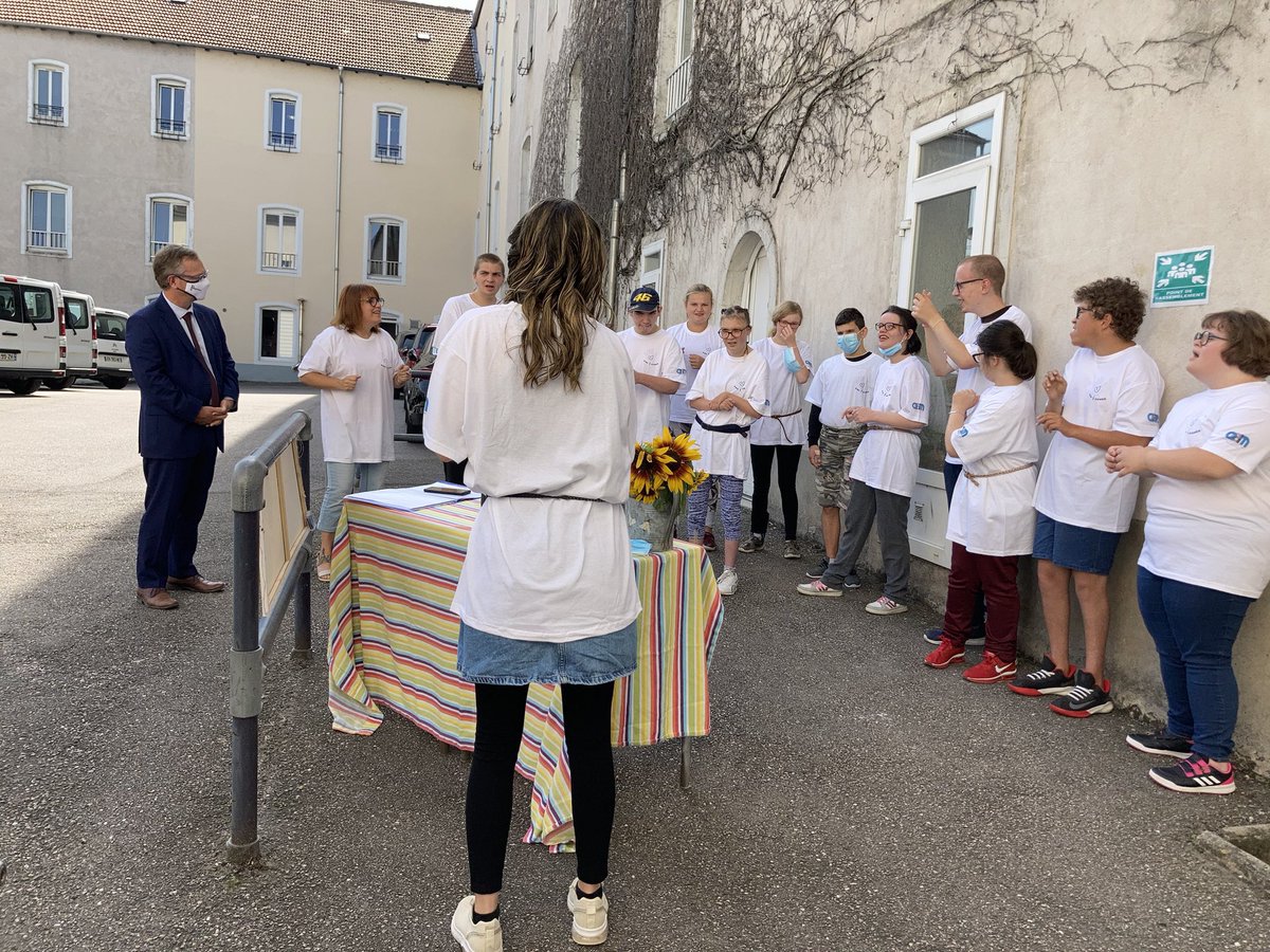 HuartJean's tweet photo. Un grand merci aux personnels et aux élèves de l’IME Saint-Nicolas-de-Port de l’@AEIM_Adapei54 pour leur accueil ! 
Un projet pédagogique et éducatif remarquable et une collaboration fructueuse avec @acnancymetz pour le bien-être des jeunes.
#EcoleInclusive @jmblanquer @s_cluzel https://t.co/tAe3AWjXg0