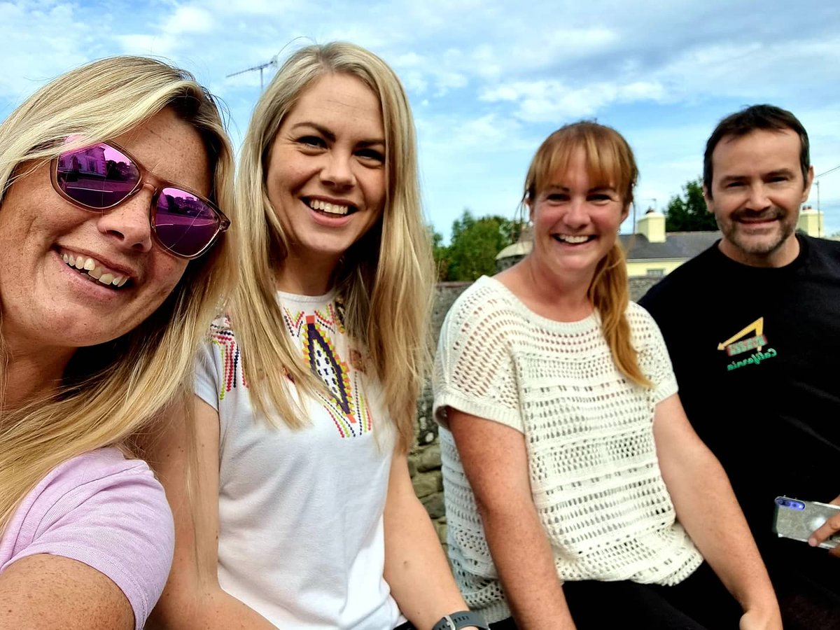 Stage 4 of <a href="/TourofBritain/">Lloyds Tour of Britain</a> started in Aberaeron today, here's them passing through Aberarth - Mark Cavendish in there somewhere! 🚲 🚴‍♂️ 🚵‍♂️

Edit: Mark Cavenish is the one in blue with lidl on his arm second row back on the far right (2nd picture) <a href="/londonwelshrach/">Rachel O'Connor</a> <a href="/TheGaryROC/">Gary O'Connor</a>
