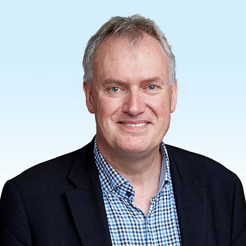 🔊 Listen in The Late Lunch <a href="/LMFMRADIO/">LMFM RADIO</a> at 1.30pm today - Prof. Luke O'Neill will be chatting to <a href="/GerryKellyLL/">Gerry Kelly</a> about a most extraordinary year for science &amp; immunology.  There are just a handful of tickets left for Luke's event: hinterland.ie/p-327-professo…