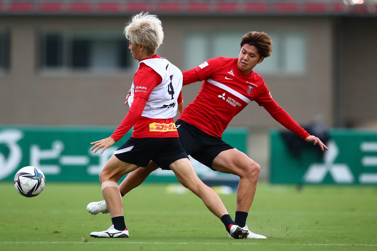 浦和レッズオフィシャル 9 8 水 のトレーニング トレーニング後の 伊藤敦樹 のコメントをサイトメンバーズに掲載中 サイトメンバーズ 330円 税込 はこちら T Co Haageye0mv Urawareds 浦和レッズ Wearereds 宇賀神友弥 汰木康也 酒井