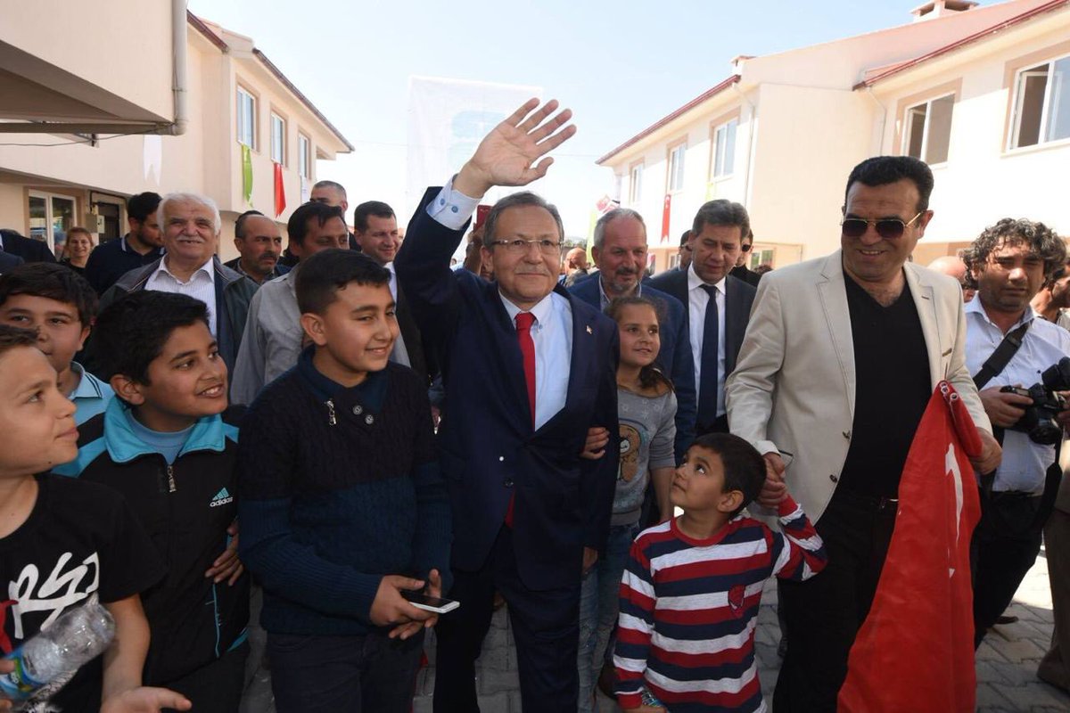 Partimizin kurucularından kıymetli yol arkadaşım, Balıkesir Büyükşehir Kurucu Belediye Başkanı Ahmet Edip Uğur’un vefatını üzüntüyle öğrendim. 

Ailesinin, sevenlerinin, çok sevdiği Balıkesir’in ve hepimizin başı sağ olsun.
