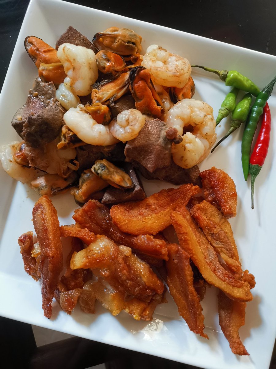 fun_tuutie's tweet photo. #OMAD 🥩 CD Day 136
- ตับ+กุ้ง+หอย คั่วน้ำปลา
- คางหมูทอดเกลือ
- นอกเฟรมมีเนย+ชีส นิดหน่อย
#sg
#sgketo
#thaifood
#thailocalfood
#คีโต
#คีโตไทย
#cdmenu
#carnivorediet
#ketosg
#ketomenu
#ketogenicdiet
#ketocarnivore
#carnivoreketo https://t.co/GbqVIPYaUQ