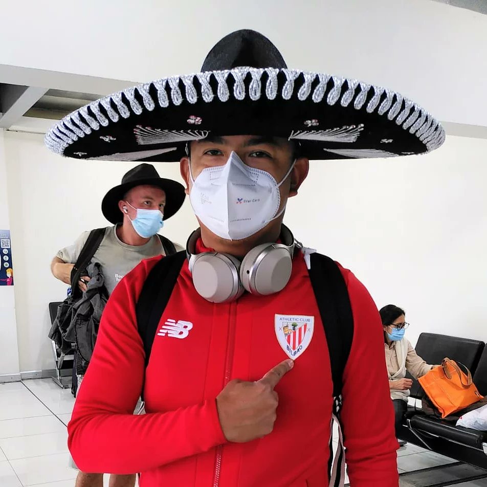 Athletic_en's tweet photo. 🔴⚪💚 #BasqueDiasporaDay

🇲🇽 @GaizkaAtxa's Basque family moved to Mexico in the 19th century. He's followed Athletic since he was a teenager after learning about the Lions' unique philosophy. In 2010, Gaizka co-founded @MrPentlandClub, our fan club in London 🇬🇧

#AthleticClub 🦁 https://t.co/WzHKGgC9Li