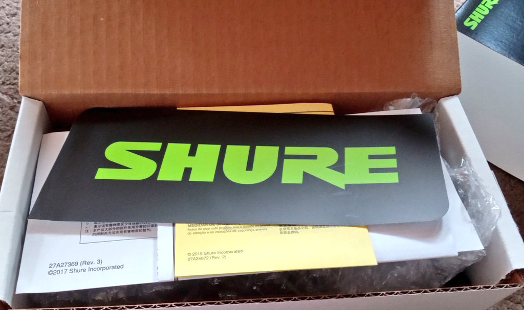 SoundofShine2's tweet photo. ついにダイナミックマイクのSHURE SM-58ゴッパーを買いました！
業界標準とのことで、耐久性があり、多くのPAオペレーターに親しまれ、チューニングされてるので安心です🎤
#SoundofShine 
#マイク 
#ダイナミックマイク
#ボーカル
#弾き語り
#SHURE 
#SM58 
#ゴッパー 
#サウンドハウス 
#業界標準 https://t.co/kVfShEadWL