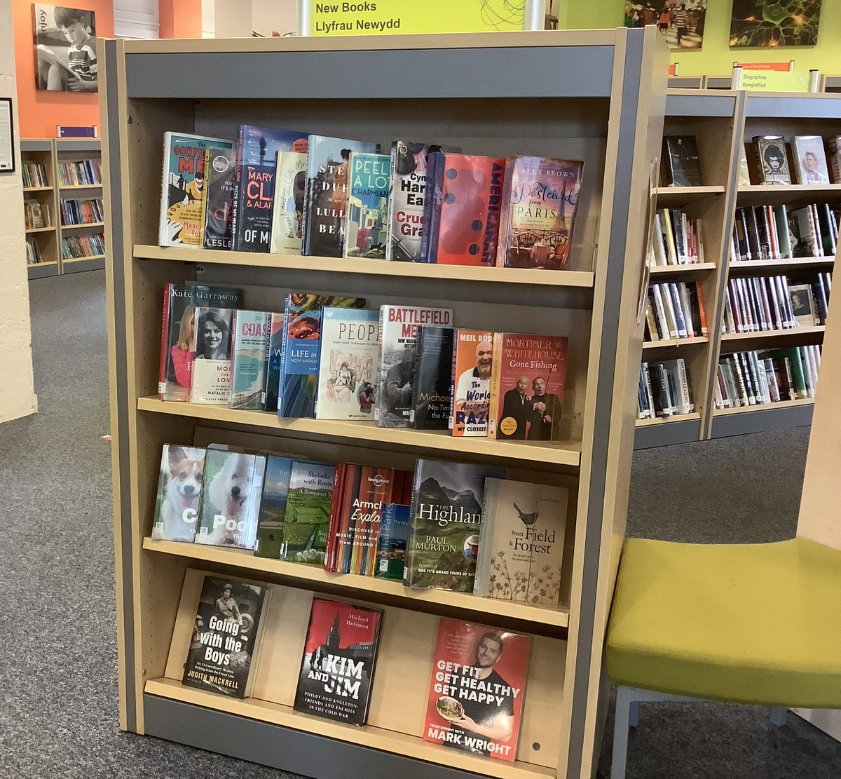 Discovermore's tweet photo. Lots of new books available at Gowerton Library
#GowertonLibrary https://t.co/ZIOkWzRHdw