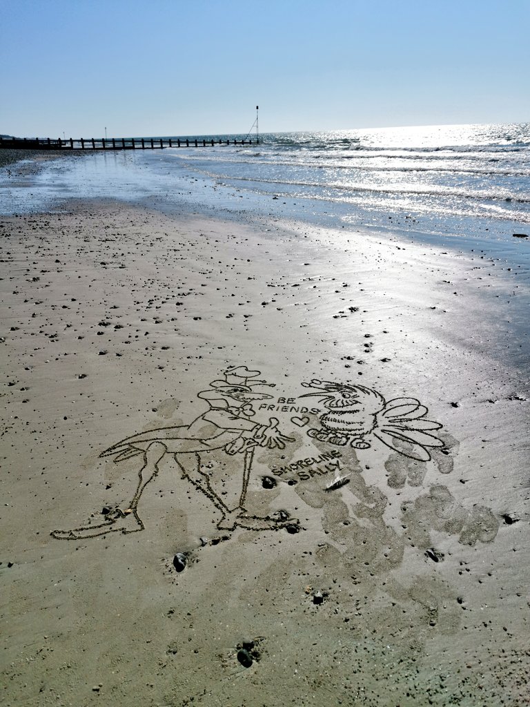 DigiDaughter's tweet photo. Be Friends 🐝 #Humbug #SpellingBee #nortonjuster #ChuckJones #MelBlanc #liveactionanimation #MGM #SamRosen #ThePhantomTollbooth #ButchPatrick 💛 #StaySafe #sanddrawing #beachart 🌊 #Lockdown2021 #morale #VitaminSea #Lockdown2020 #comics #cartoons #SandBanksy #shorelinesally 1135 https://t.co/vQm1hJJ9yK