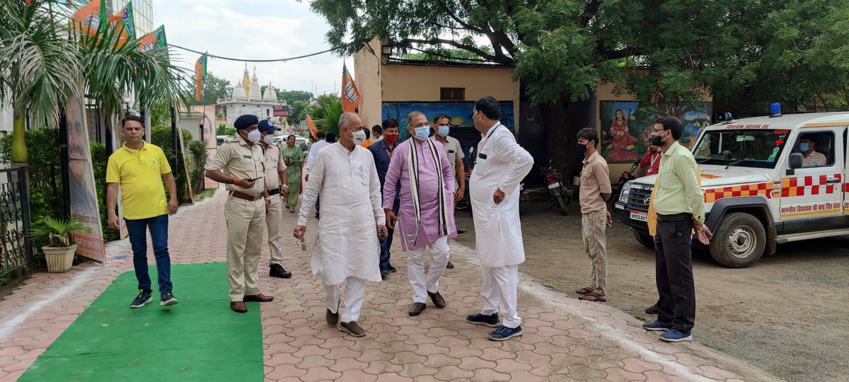 RodmalNagar's tweet photo. भारतीय जनता पार्टी मध्य प्रदेश प्रदेश पदाधिकारी बैठक राजगढ़ में म���ननीय अतिथियों का सत्कार किया।

@BJP4India @BJP4MP https://t.co/34rubA5P8Z