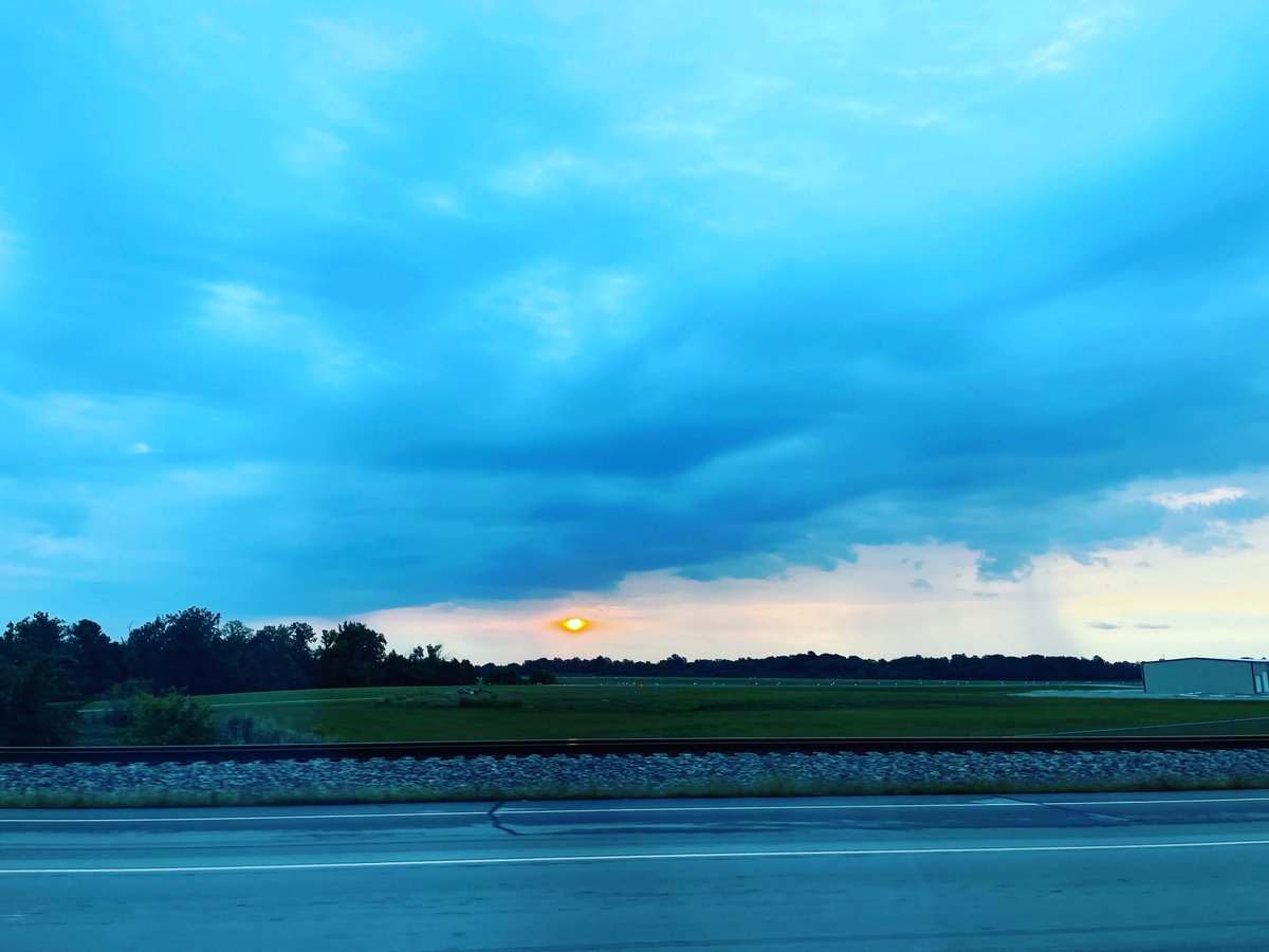 TownClarksville's tweet photo. Good morning Clarksville! #CloudyStart https://t.co/Lh1CRt6N3D