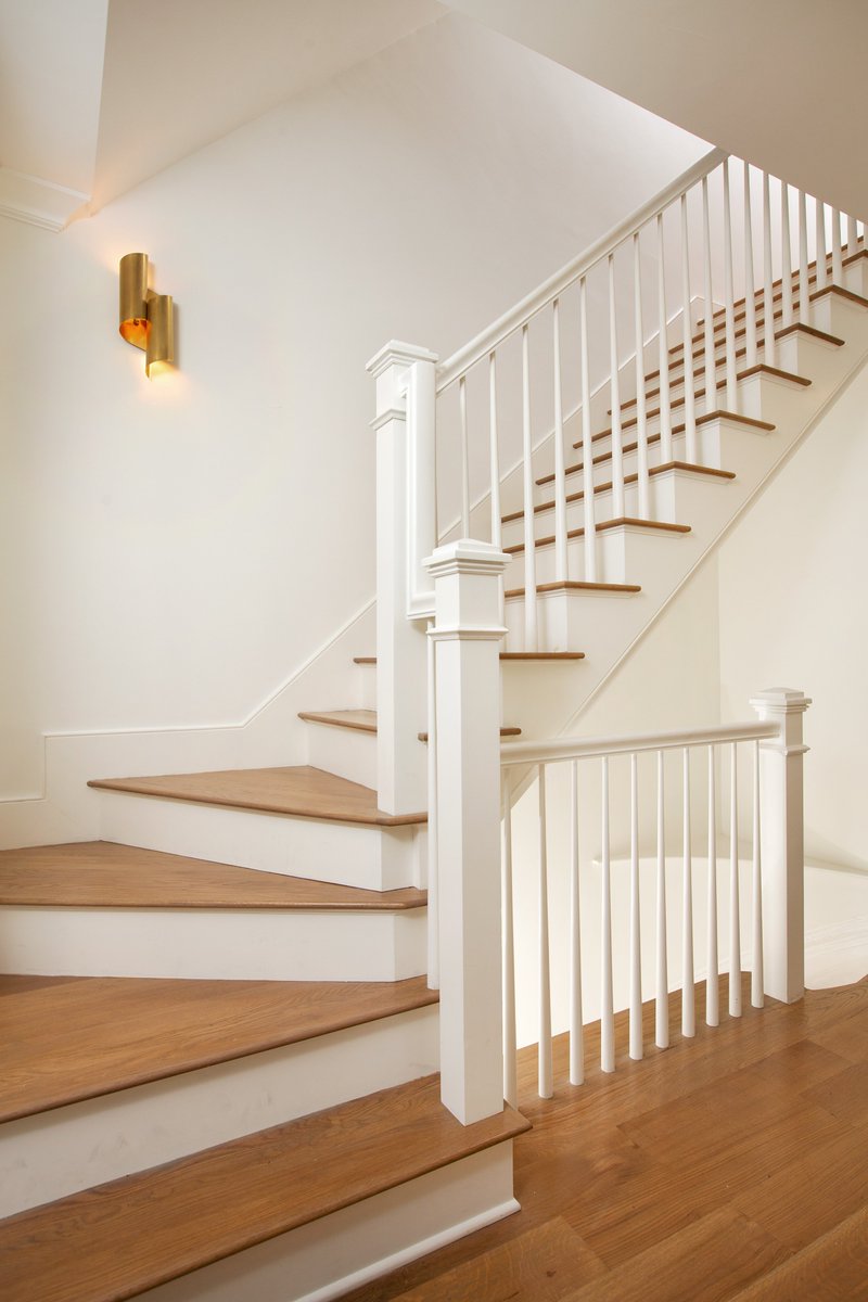 builtbybrosco's tweet photo. #mendinteriors & #caulfieldpropertiesteam just finished renovating this #southend Boston penthouse - excellent! Thank you for sharing pictures of the staircase, supplied by #brosco !
#boston #bostonma #keepcraftalive #bostonbuilders #mabuilders #interiordesign #southend https://t.co/mXLMOPV9jN