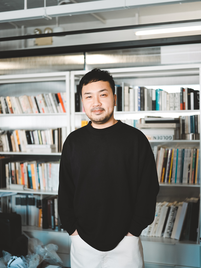 restofworld's tweet photo. In the pandemic, typeface designer @juliushui found himself with little paid work, but the time to finally pursue a long-dormant passion project: Ku Mincho, a radical attempt to “decolonize” Chinese type
https://t.co/lZglv4OgEg https://t.co/jOwW9tJ3Pl