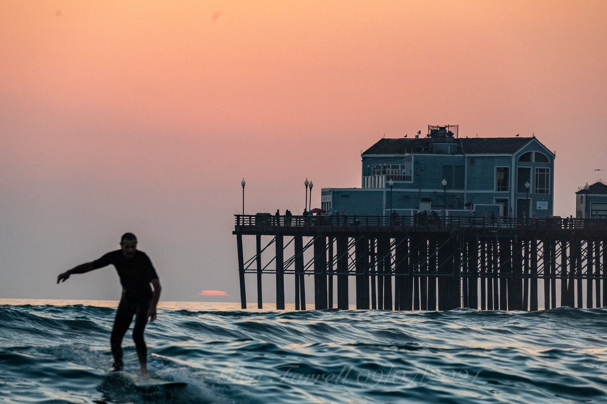 gefarrell's tweet image. Tuesday sunset in @CityofOceanside #osider #oceansidepier #oceanside #surfersilhouette #beach #ocean #waves #myhome
