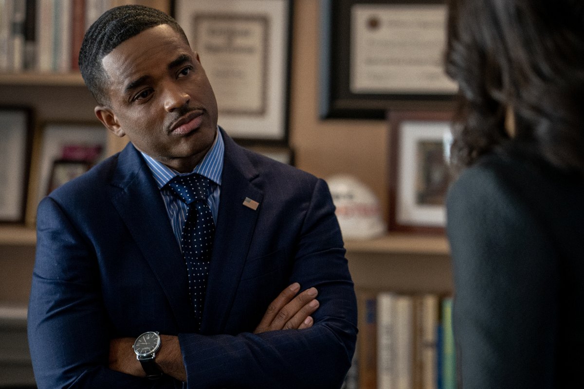 Happy Birthday to Larenz Tate. Leave some love for him below. 