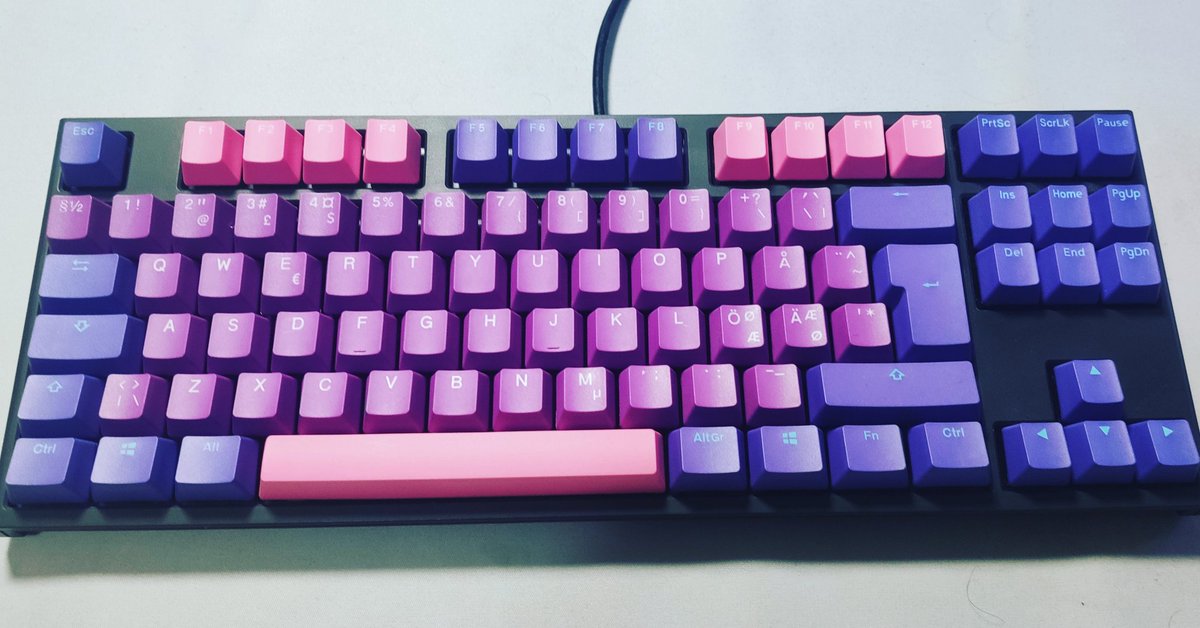 Ah the feeling of fresh new keycaps 🥰

#keycaps #duckykeyboards #gaming #gaminglifestyle