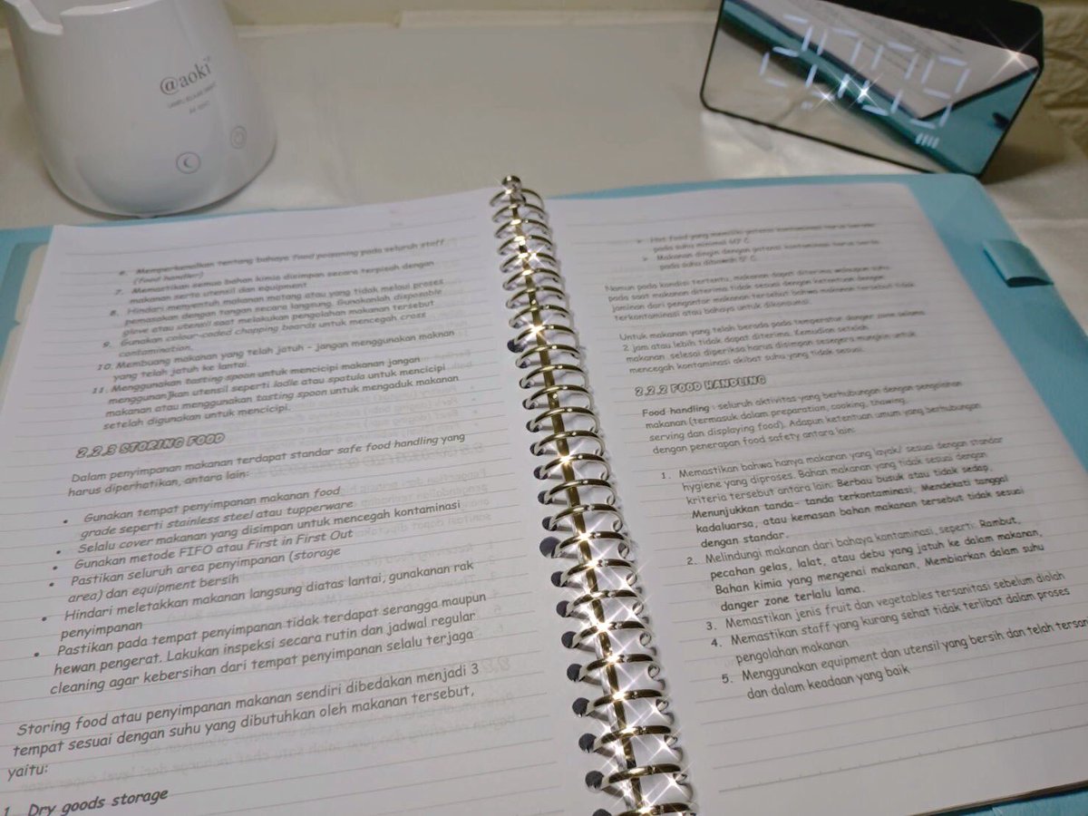 Iemonchee's tweet image. UTS sudah semakin di depan, mari lebih semangat lagi belajarnya 🥺