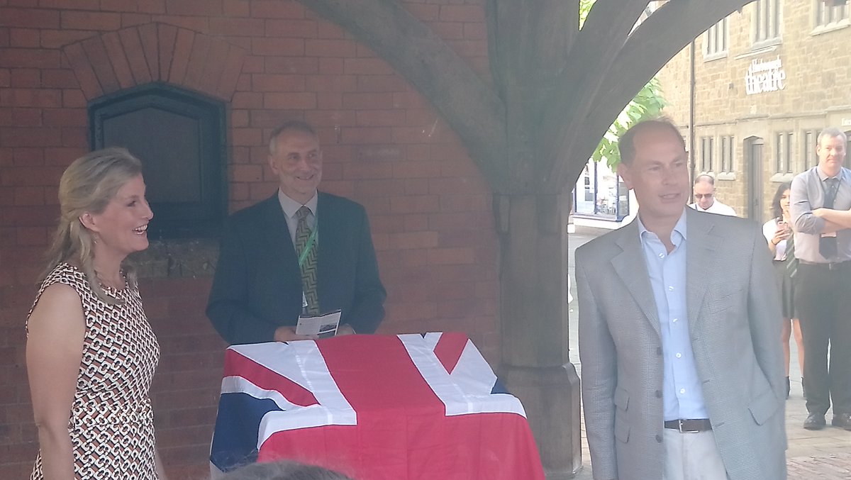 hfmnews's tweet image. The Earl and Countess of Wessex, Prince Edward &amp;amp; wife Sophie have visited Market Harborough today to help celebrate the 800th anniversary of the town's Tuesday market:

harboroughfm.co.uk/royal-visitors…