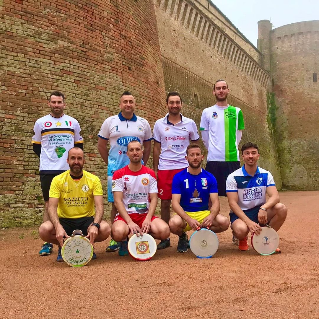 Un vero e proprio patrimonio culturale tramandato di generazione in generazione, il tamburello a muro è una disciplina diffusa in particolare nella regione storica del Monferrato.

👉 instagram.com/p/CTkWe_Itxfn/…

<a href="/Federtamburello/">Federtamburello</a>