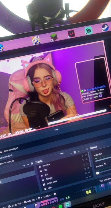 Im on Twitch! https://t.co/LijdonEe1y https://t.co/XqeIUuSUIA