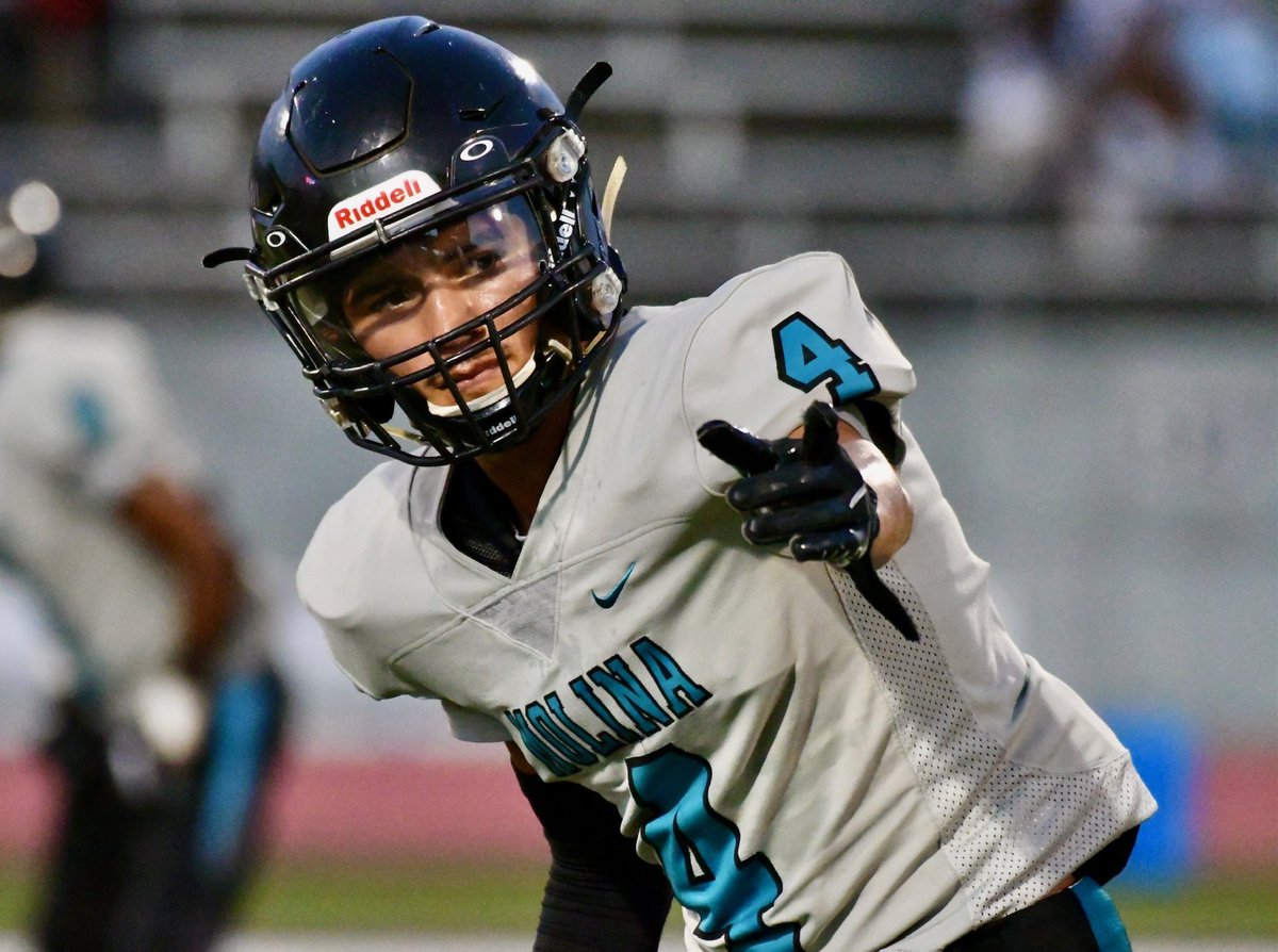 MolinaFootball's tweet photo. Congratulations to this week’s captains Glen Jackson, Bernie Valdez, Edward Alanis, Deuce Valasquez, Ricardo Vigil, and Joe Jaramillio. Also congratulations to our volleyball teams for winning against Adamson on all levels. Go Jags! @dallasathletics @MolinaAthletics @MolinaV_ball https://t.co/3DnyFiKnqz