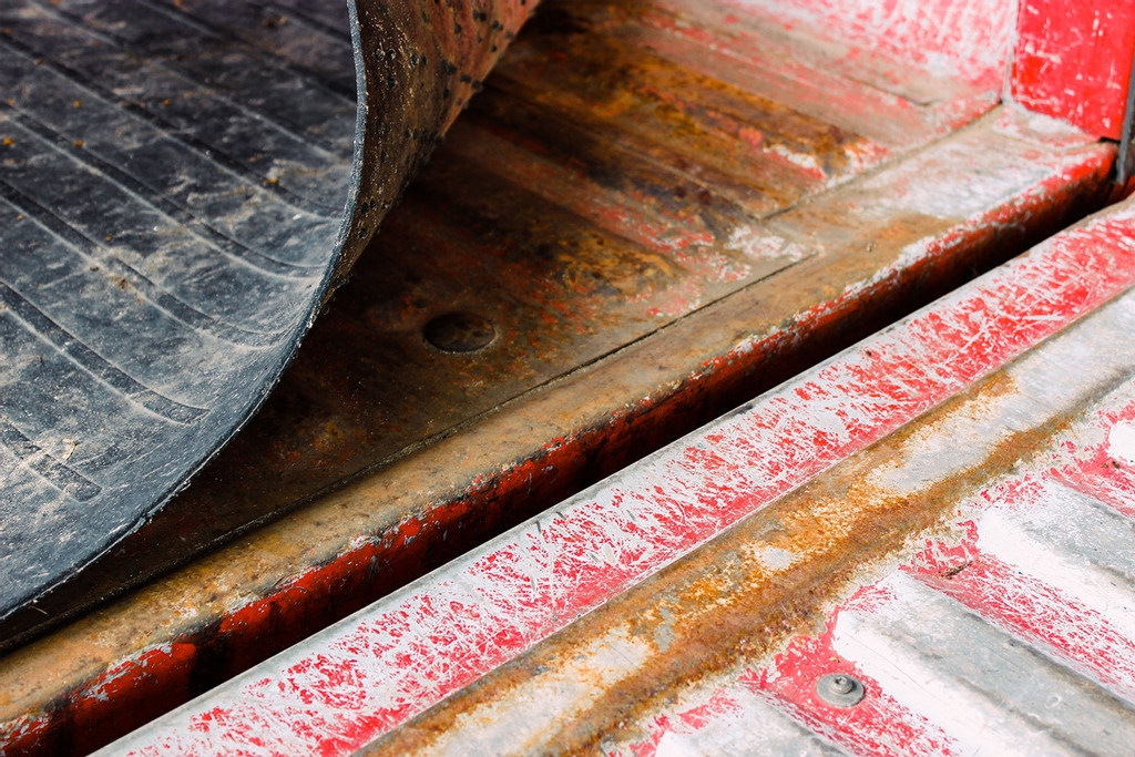 LINEXProtects's tweet photo. Take care of rust before it spreads with these truck bed rust repair tips from LINE-X. https://t.co/zKP0YraPwW
#RustyButTrusty #LINEX #PickupTrucks #PickupTruck #TruckRepair #RustRepair https://t.co/7kvlaruJYp