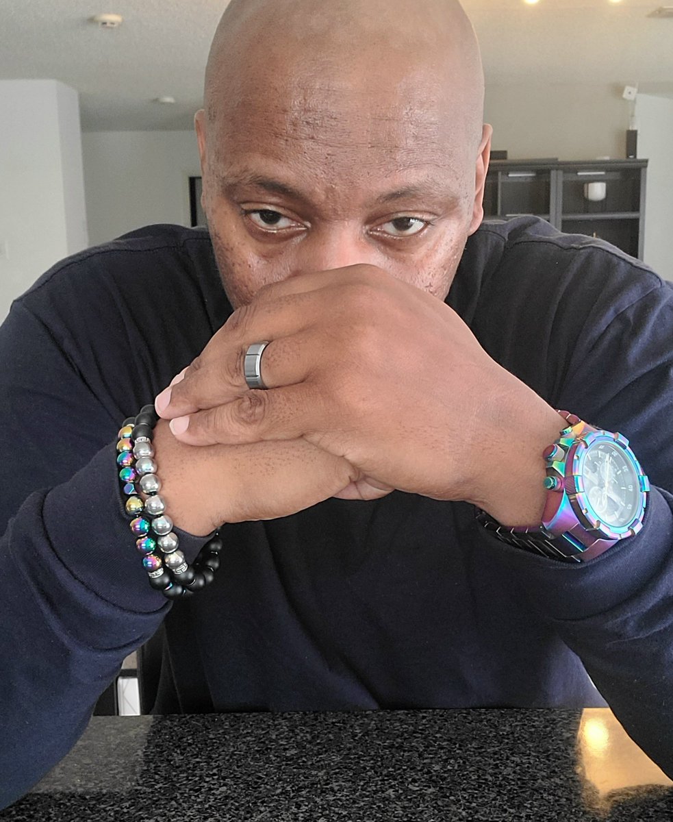 joebiam's tweet image. Copped a coupla beaded bracelets from the homie @thetillshow. Check out his spot tillmanstrinketsandthings.com. I opted for #AroundTheWorldInADay, his ode to #ThePurpleOne. It goes great with my iridescent Invicta. A1 customer service as well. Thanks T...