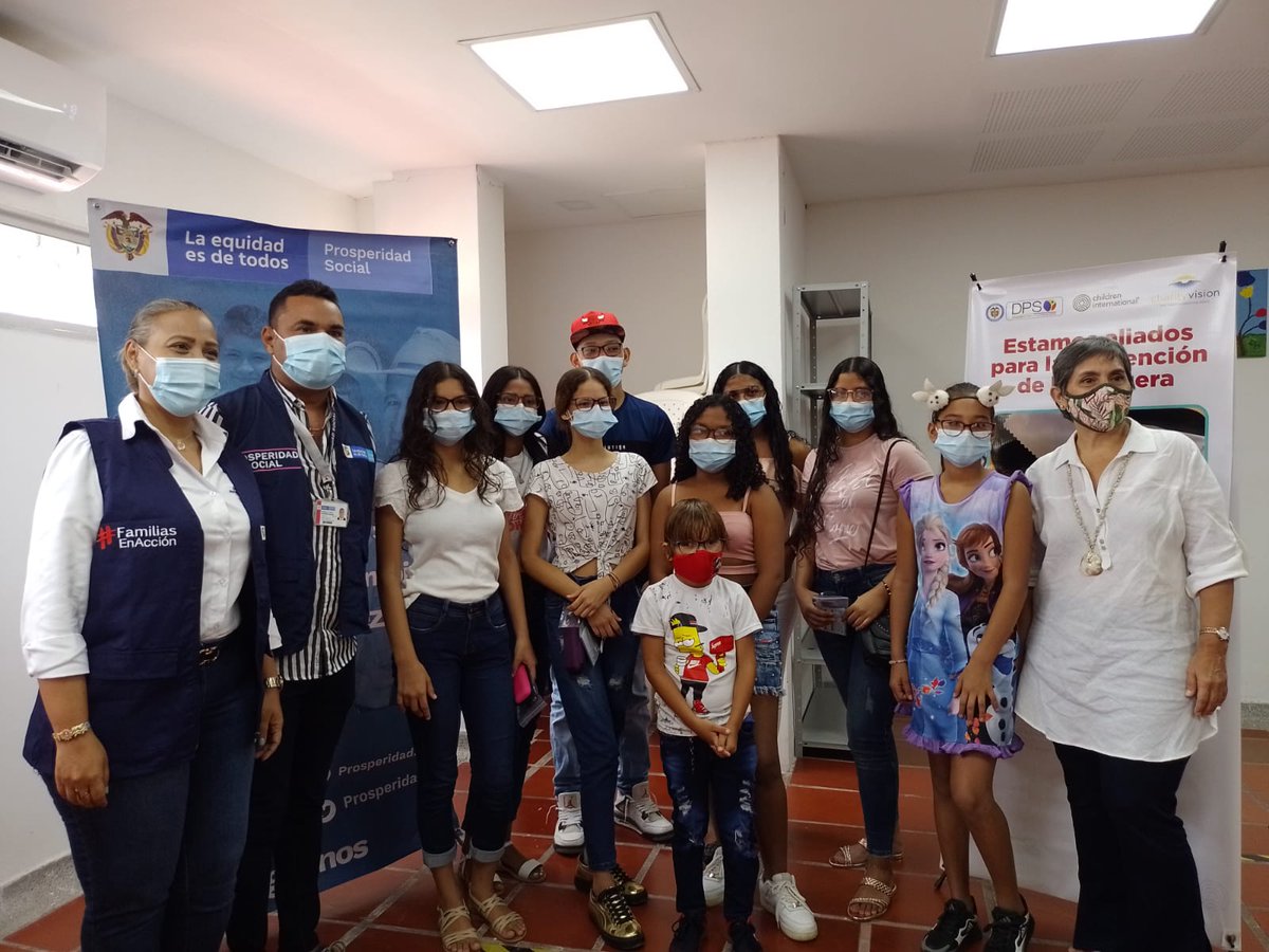 ProsperidadCol's tweet image. En alianza entre @ProsperidadCol, @CharityVision y @childrenIntCol en #Atlántico, iniciamos en Soledad la entrega de monturas y lentes para niños y niñas pertenecientes al programa @FamiliasAccion, que beneficiará a 350 menores con dificultades visuales en el departamento.