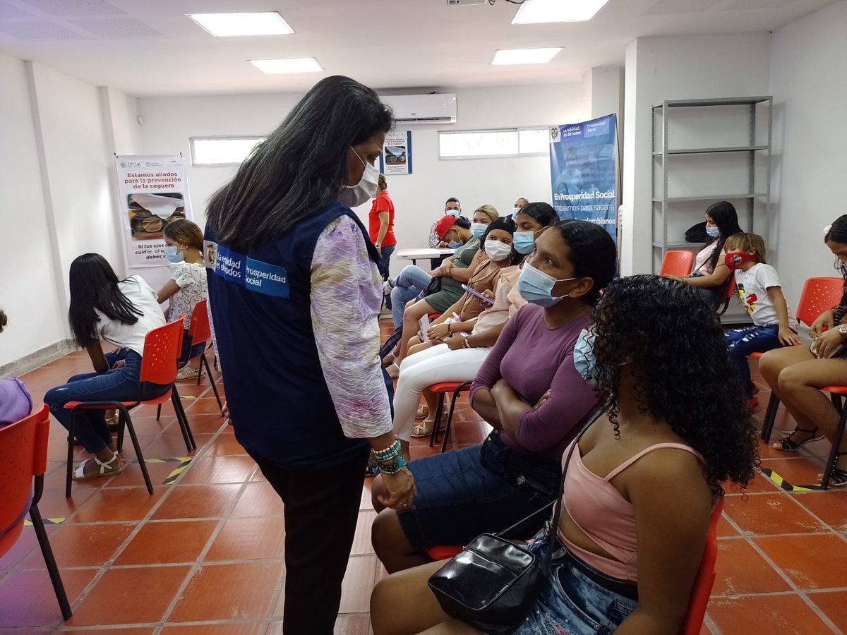 ProsperidadCol's tweet image. En alianza entre @ProsperidadCol, @CharityVision y @childrenIntCol en #Atlántico, iniciamos en Soledad la entrega de monturas y lentes para niños y niñas pertenecientes al programa @FamiliasAccion, que beneficiará a 350 menores con dificultades visuales en el departamento.
