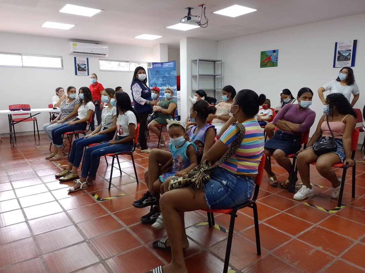 ProsperidadCol's tweet image. En alianza entre @ProsperidadCol, @CharityVision y @childrenIntCol en #Atlántico, iniciamos en Soledad la entrega de monturas y lentes para niños y niñas pertenecientes al programa @FamiliasAccion, que beneficiará a 350 menores con dificultades visuales en el departamento.