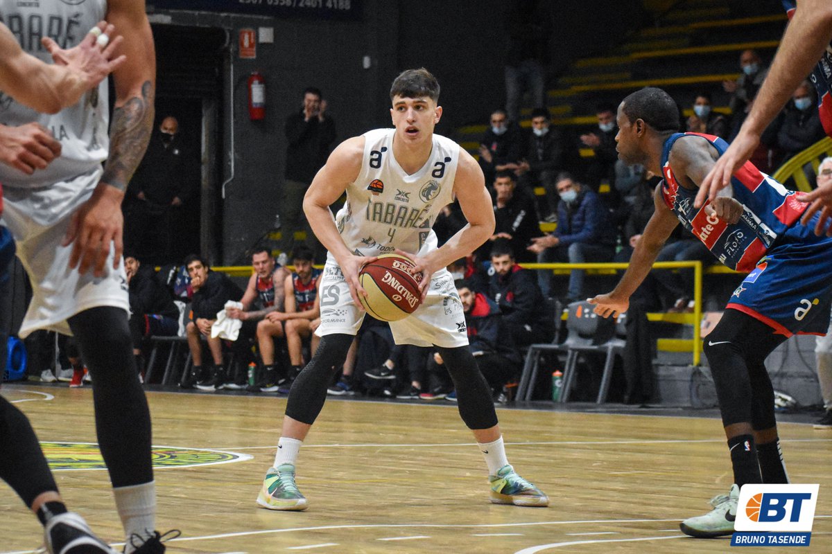 #MetroxBT | "NOS MANTUVIMOS FUERTES COMO GRUPO"

En la victoria de Tabaré sobre Unión Atlética destacó Manuel Oyenard, que tras el partido dialogó con <a href="/diegop91/">Diego Pose Revetria</a>.

👉 bit.ly/3tx5BkL