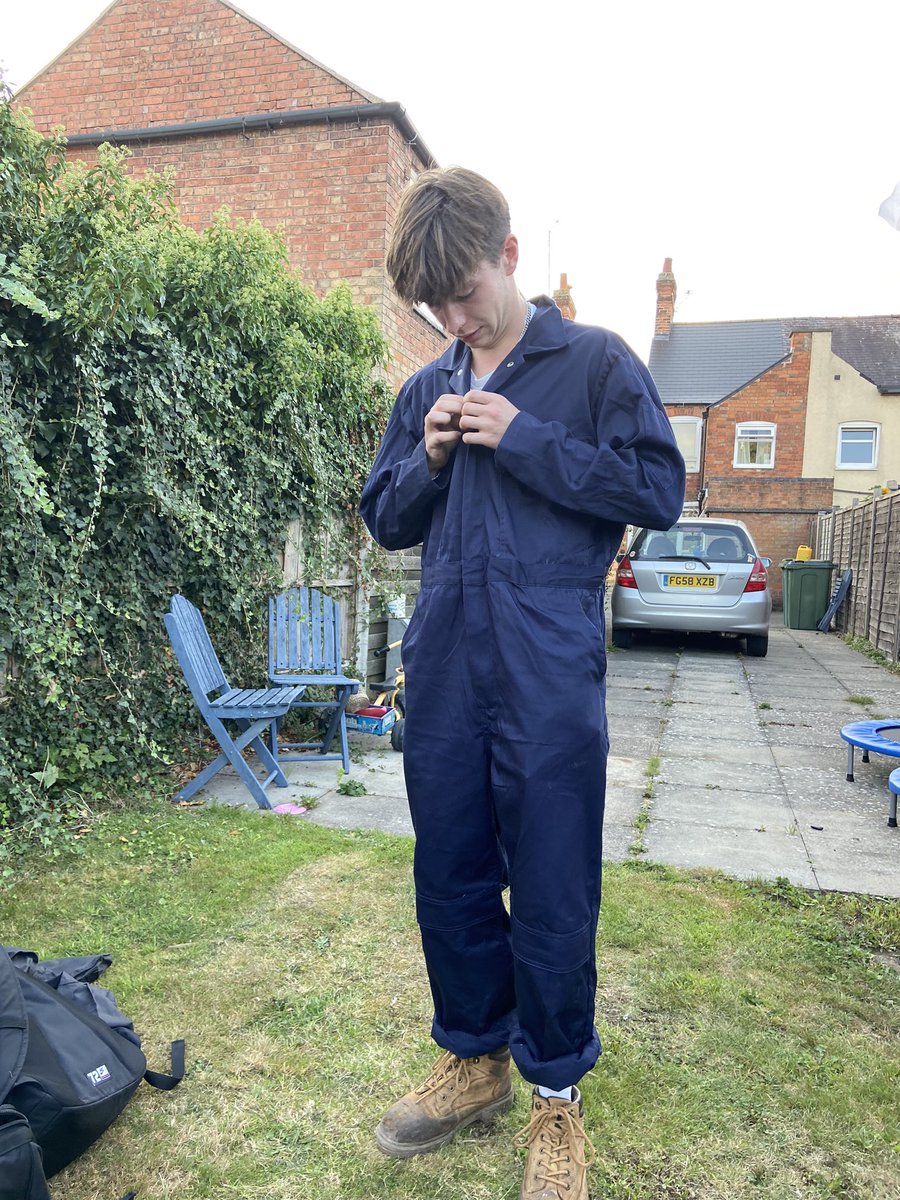 Teacherglitter's tweet image. My lad is his own fire. I can never help as he had to do himself. He finished his photography and graphic design BETEC. He said he was randomly wants to be a plumber so surprised me to say he is on this course. Any Leicester plumbers want an apprentice? He is a lovely lad 🥰