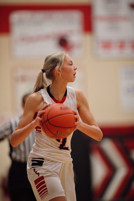 Congrats @chloefrank04. This baller is taking her talents to <a href="/Jewell_WBB/">William Jewell Women’s Basketball</a> next season. 

Thanks for the summers with North Iowa Fire and good luck with your senior season!!