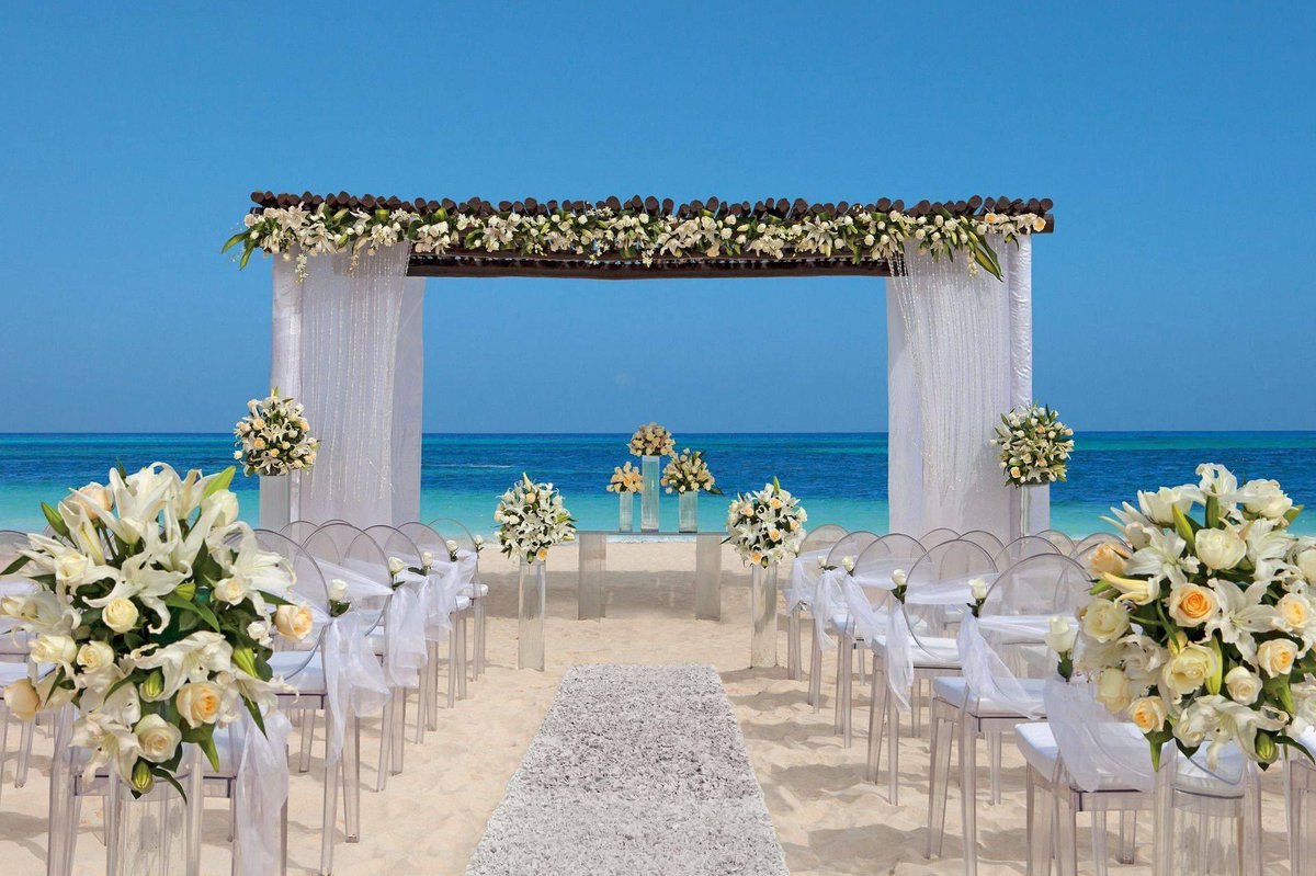 Miami2Boston's tweet image. It’s Wedding Wednesday!! ❤️💍 💕 

If you’re planning a destination wedding or honeymoon, I am your go to girl!👩🏻‍💻💍✈️🌎🏖
destinationvows.com/alin-halajian/
thisgirlrunstheshow.biz
Send all the lovely brides &amp;amp; couples my way!