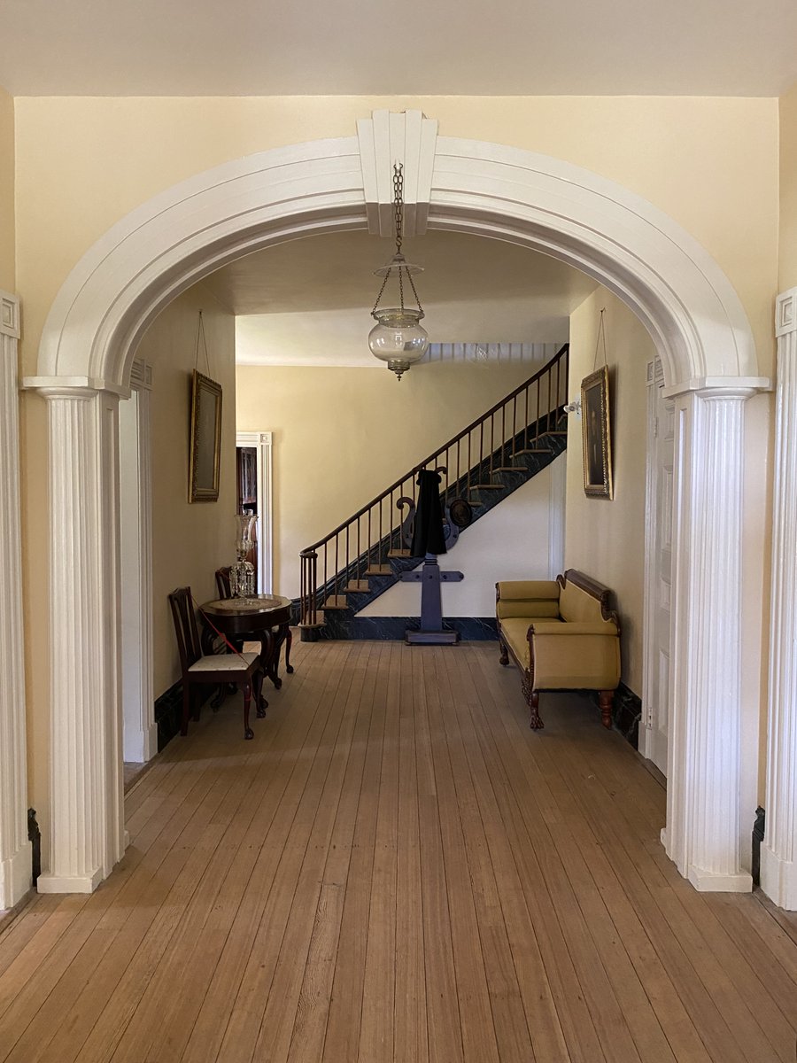 SomersetPlaceHS's tweet image. (1/4) For this week’s “Look Closer,” we're focusing on the archway in the Collins Home 1st floor hall. The Collins’ #entertained their guests on this floor, so it was made to look grand. One of the 1st things guests saw when entering the house was this impressive arch.

#History